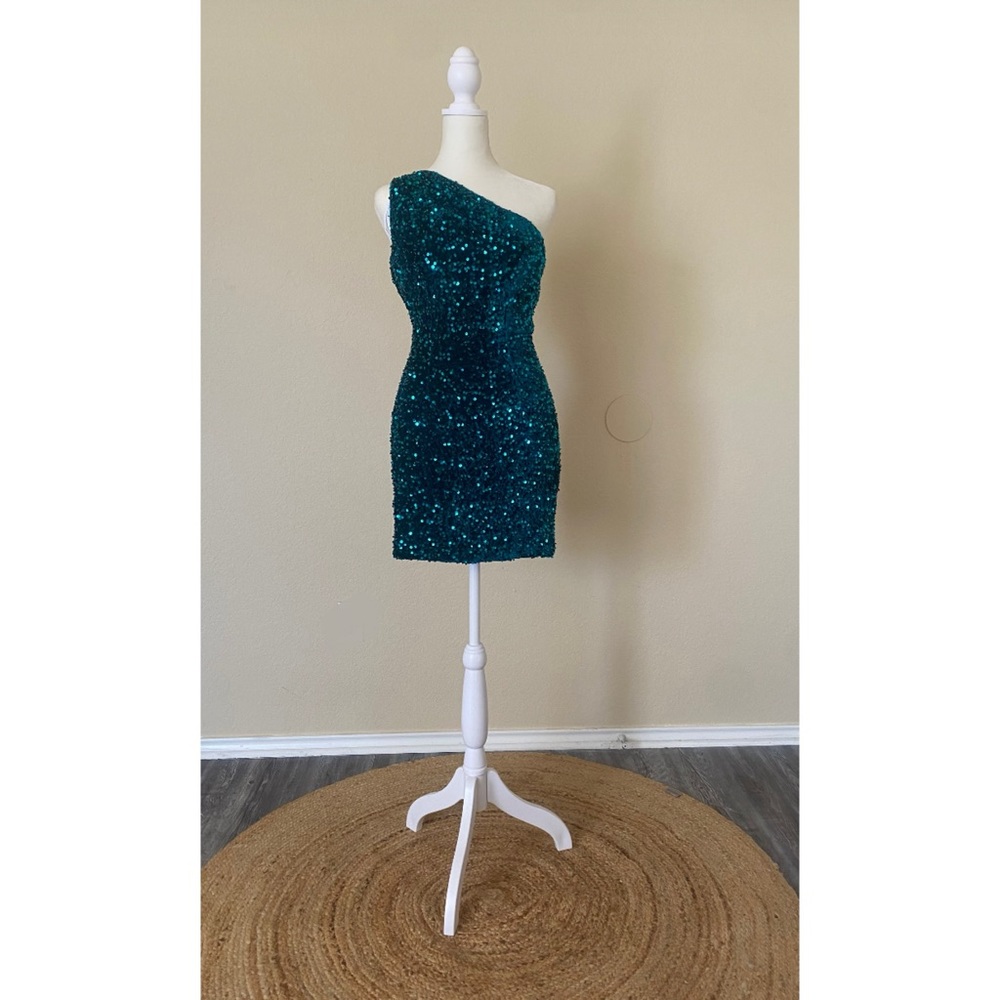 Woman’s One Shoulder Sequin Homecoming Dress